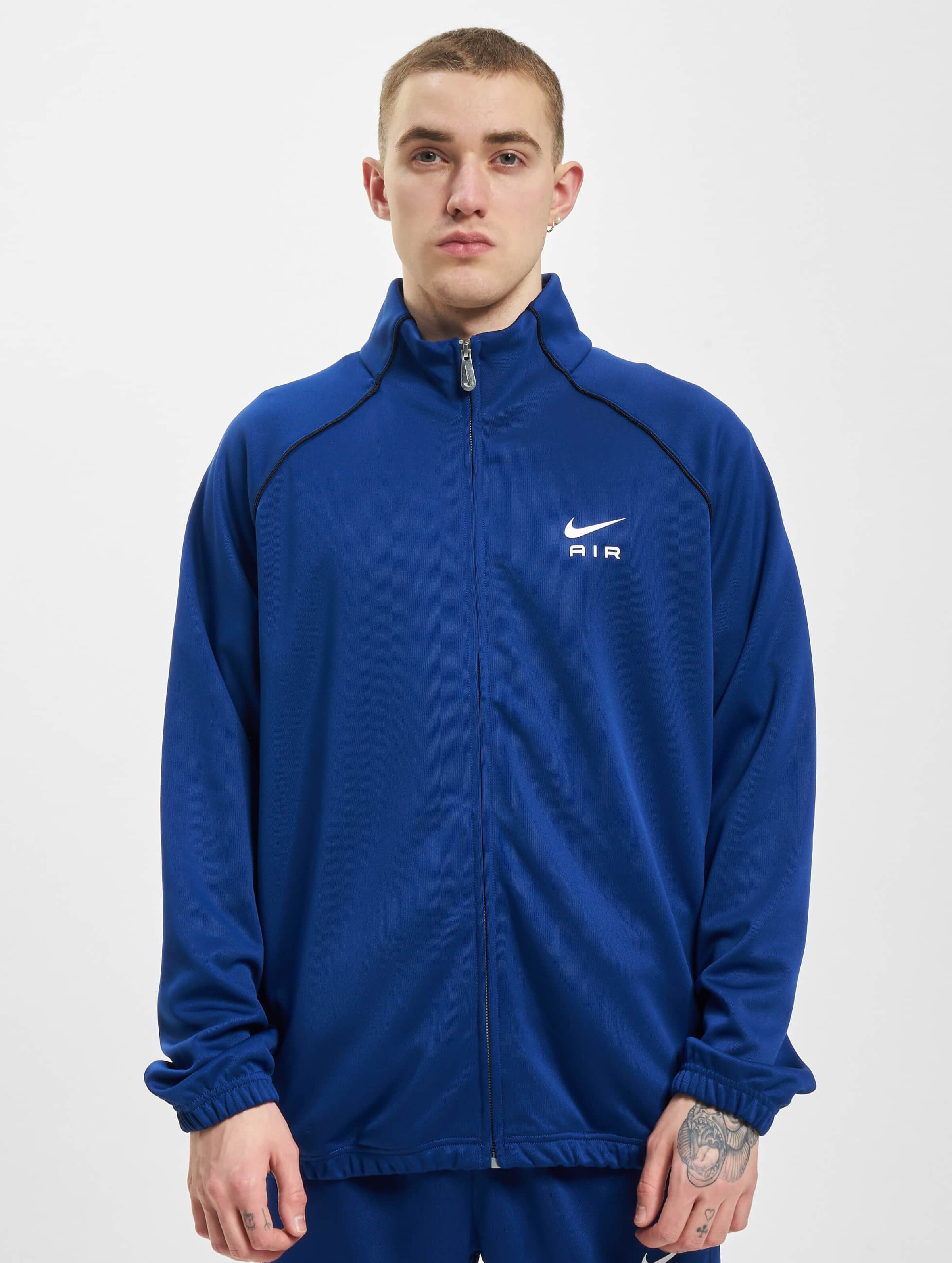 Nike thin jacket hot sale