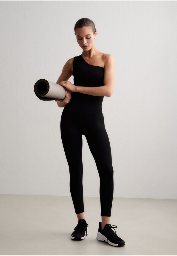 Shape Seamless One Shoulder Bralette-2