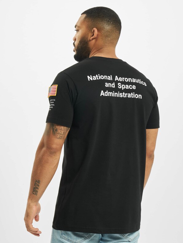 NASA Insignia Logo Flag-1