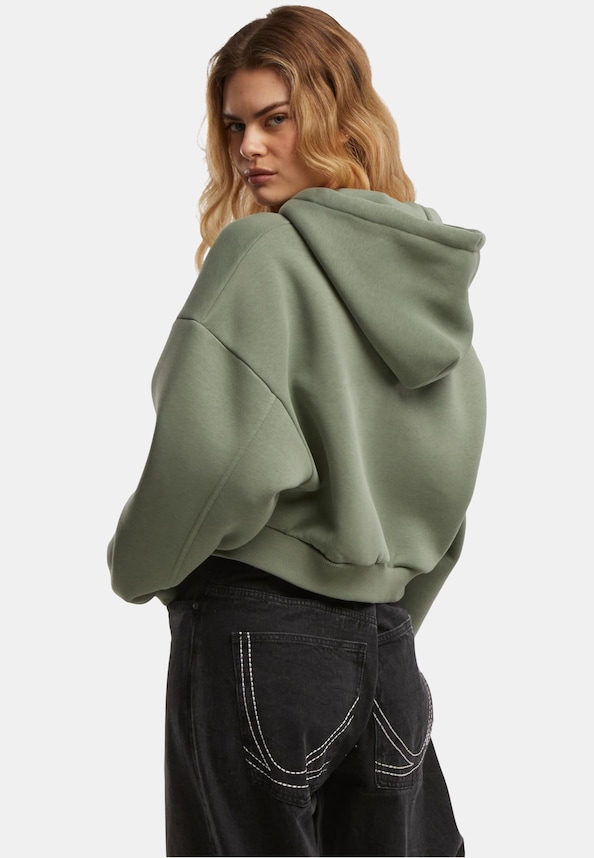 Small Signature Essential Crop-1