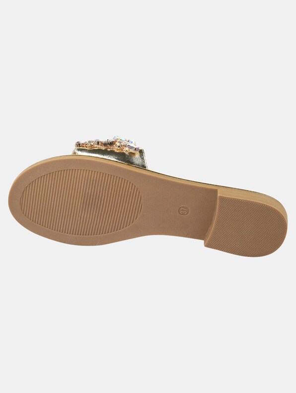 Kira Slide-5