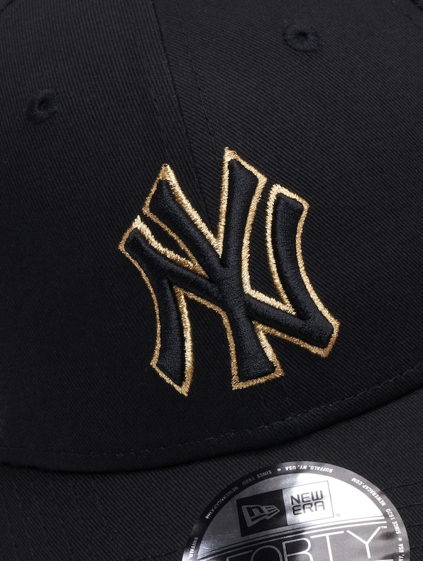 Metallic Outline 9Forty New York Yankees-3