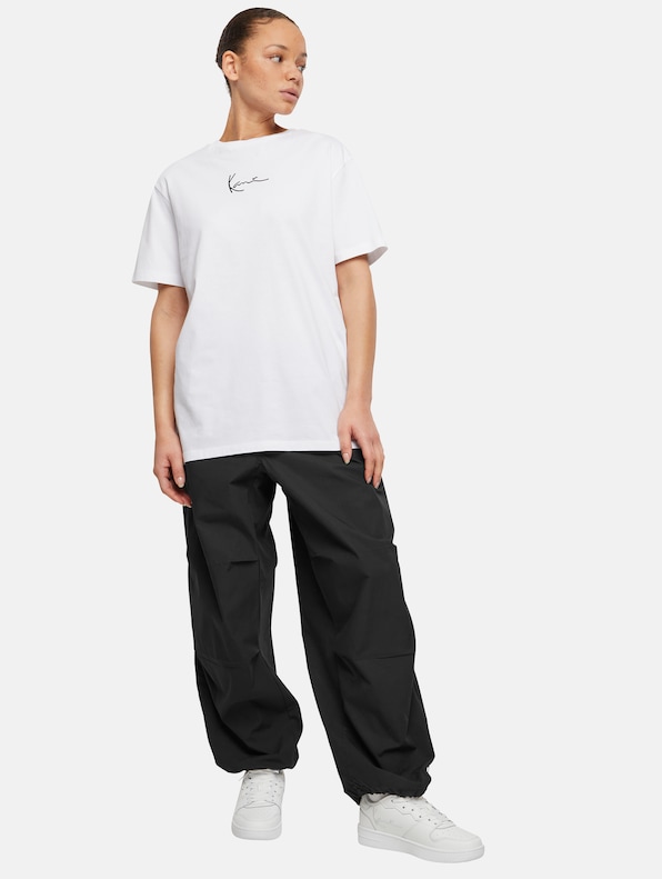 Small Signature Essential -3