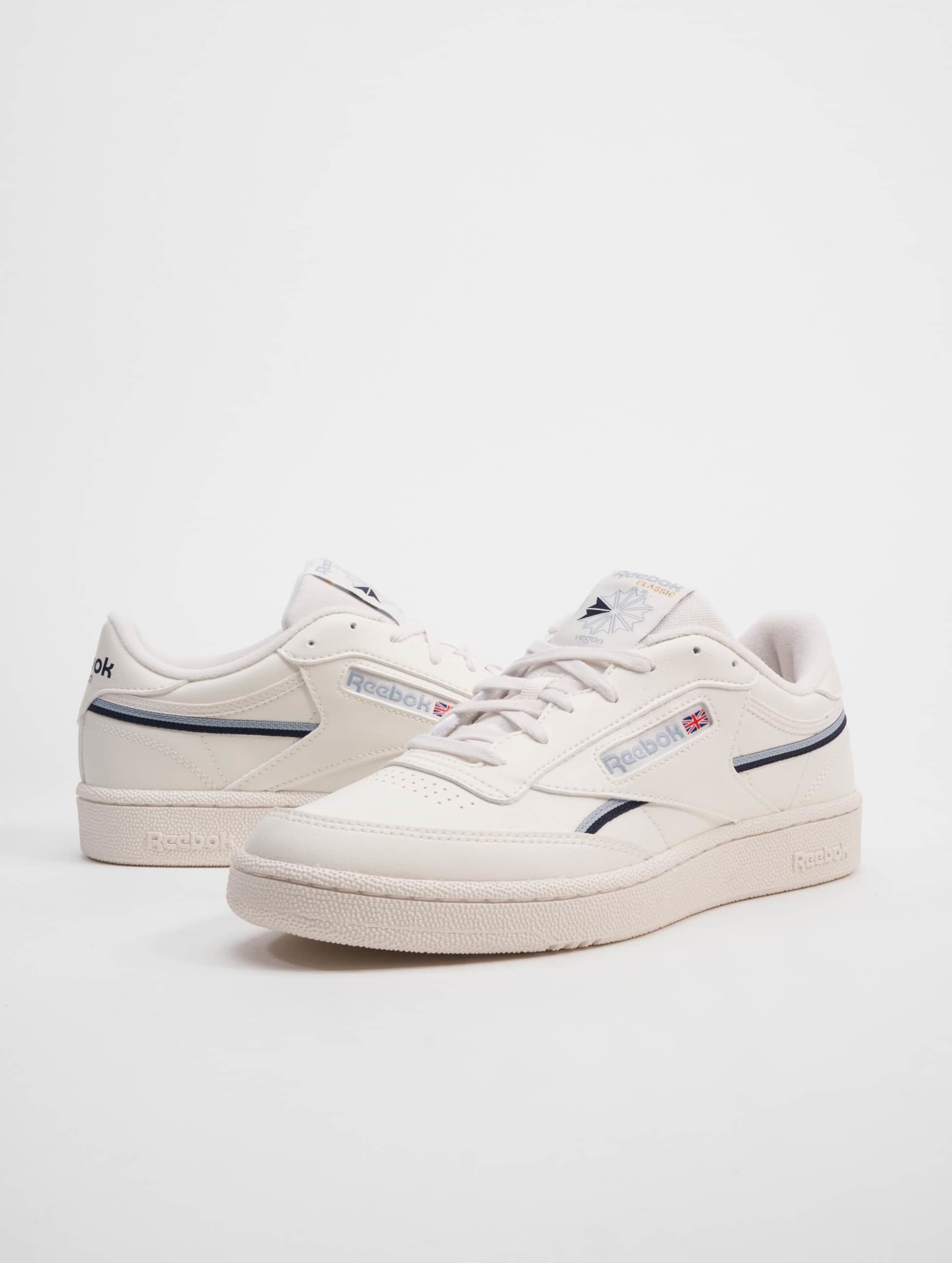 Reebok club c 85 discount mu trainers in retro white