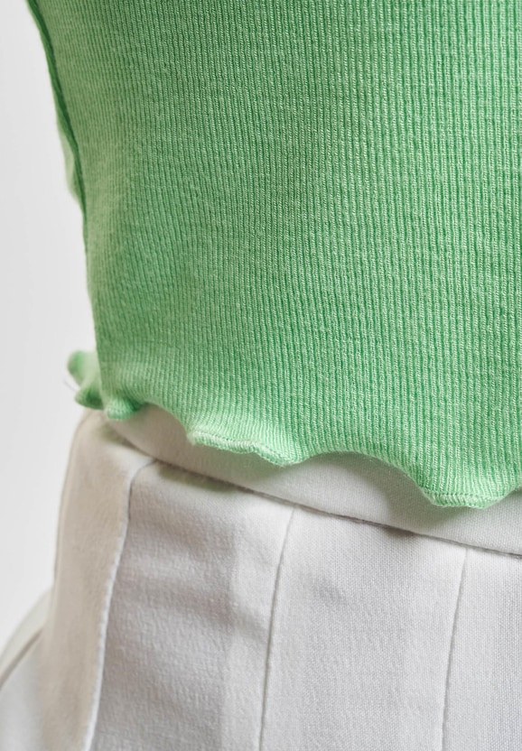 Kika V Neck Crop-3