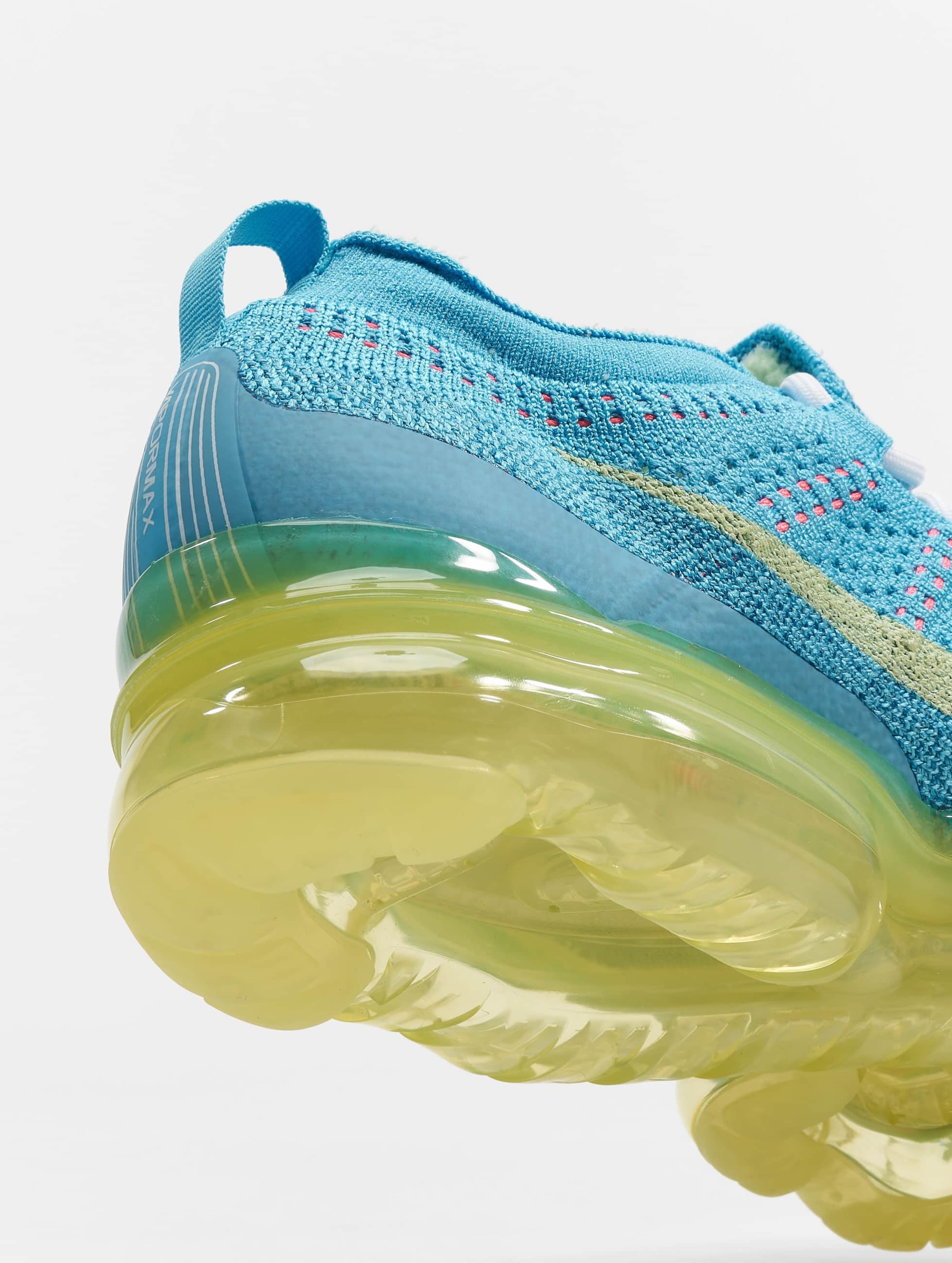 Baby blue hotsell nike air vapormax