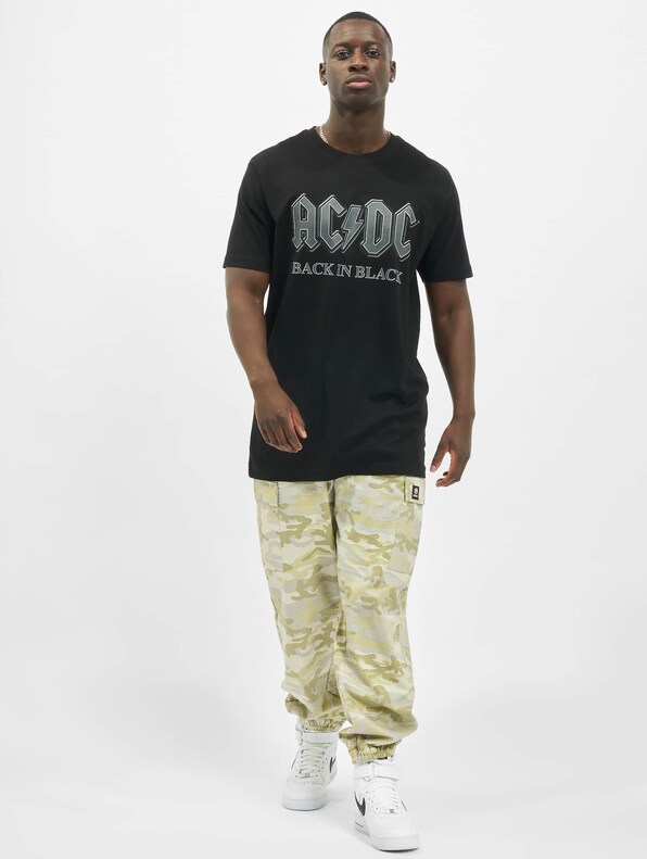 Acdc Back In Black-3