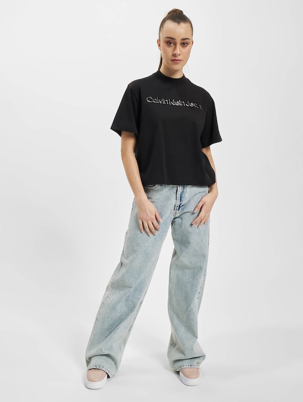 Calvin Klein Monochrome Institutional T-Shirt-4