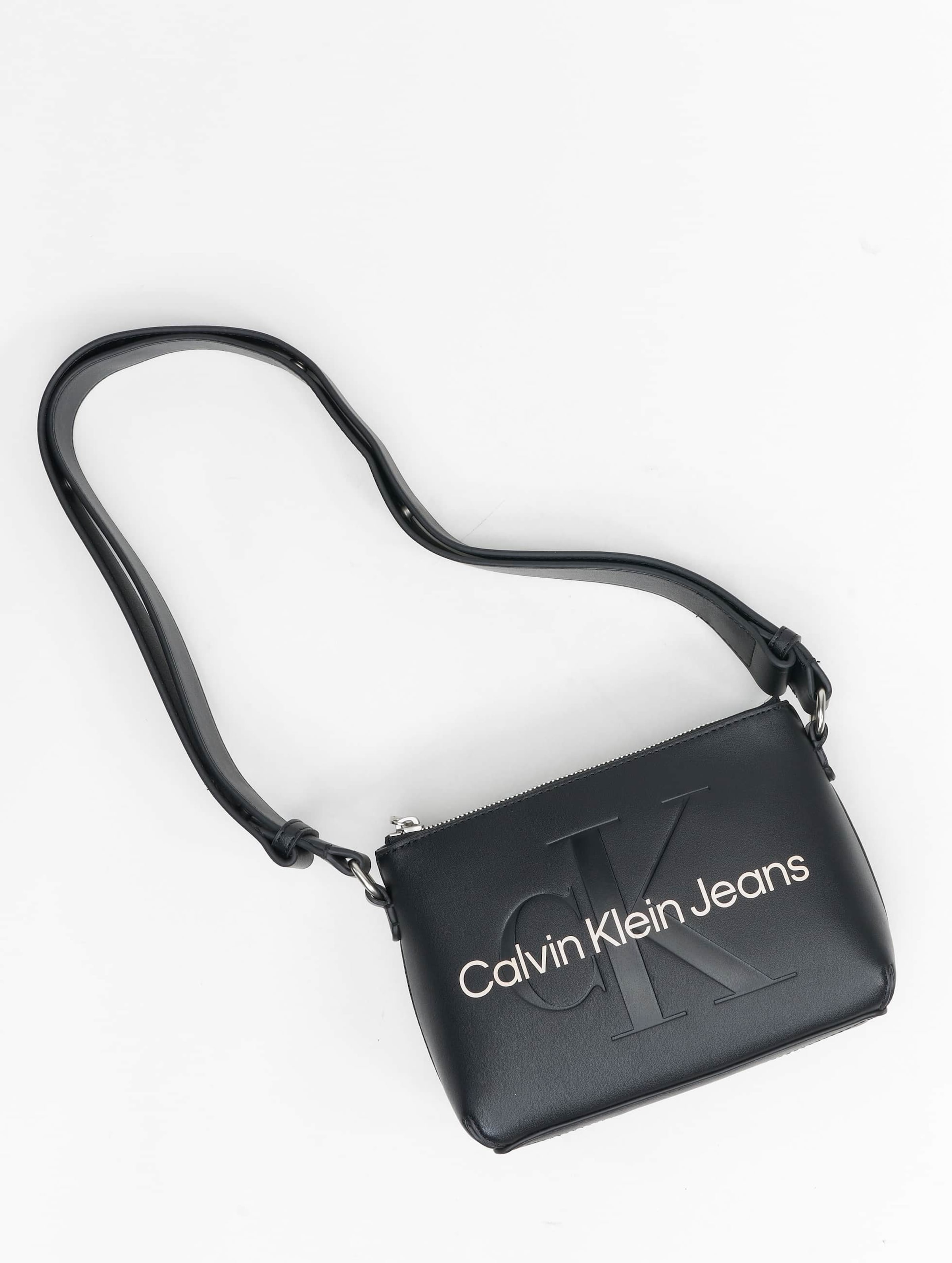 Pouch 2025 calvin klein