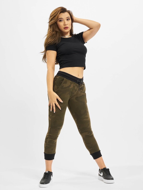 Urban Classics Camo Terry Pants-5