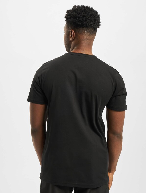 MLB NY Yankees Sleeve Taping-1