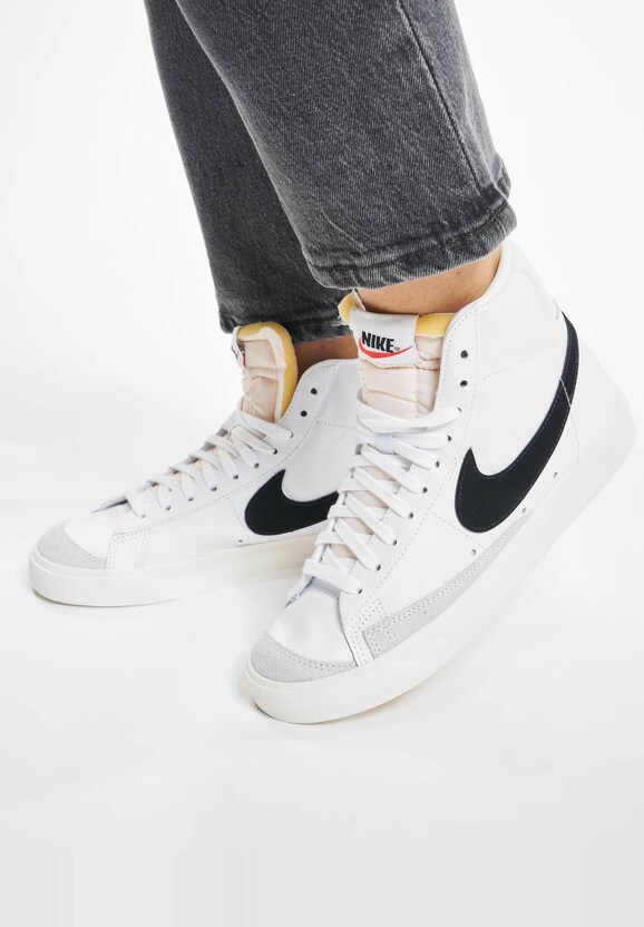 Blazer Mid '77-0