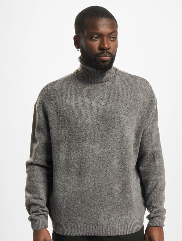 Oversized Roll Neck-2