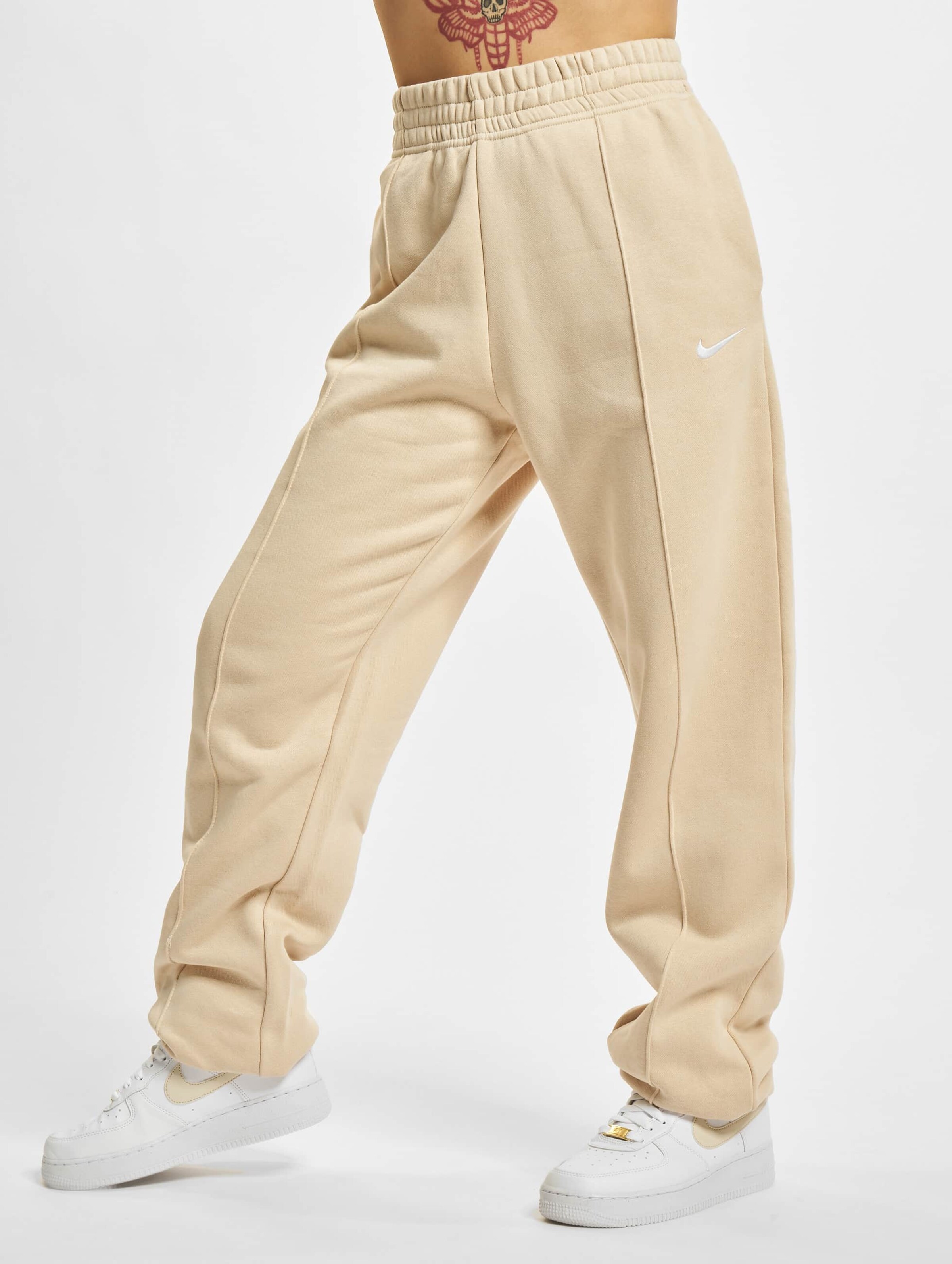 Nike essentials loose discount sweatpants in oatmea