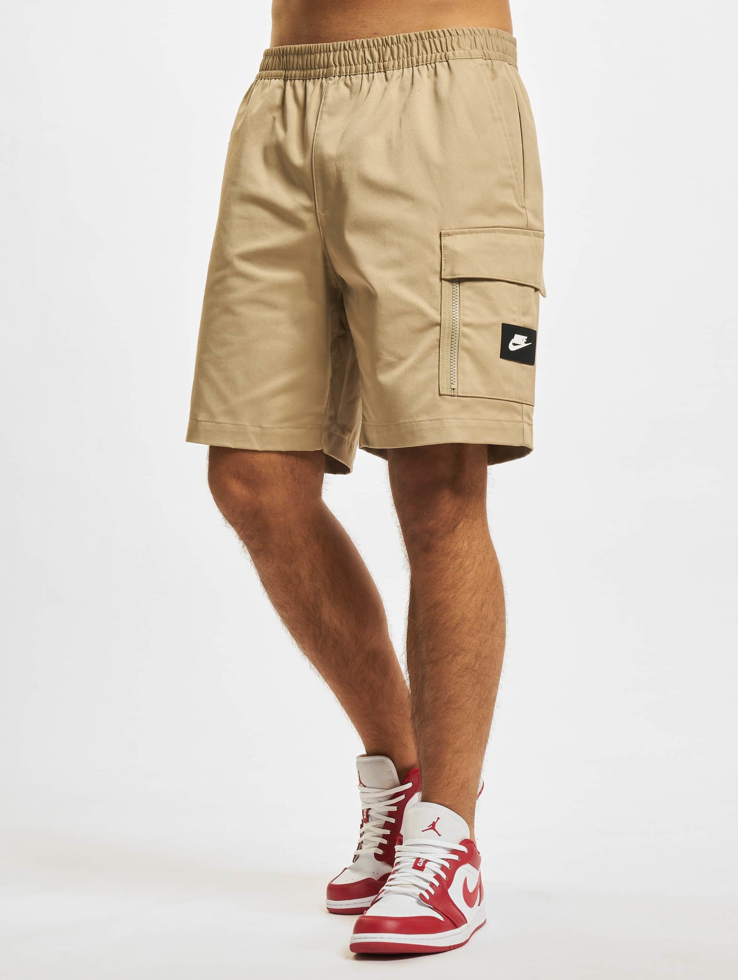 Nike modern lightweight cargo 2024 shorts