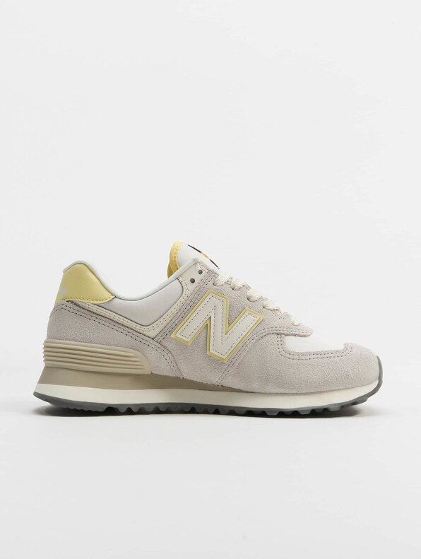 New Balance  574-3