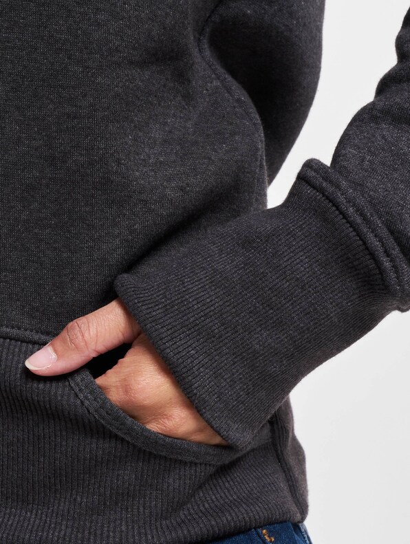 Ladies Waiting For Friday -4