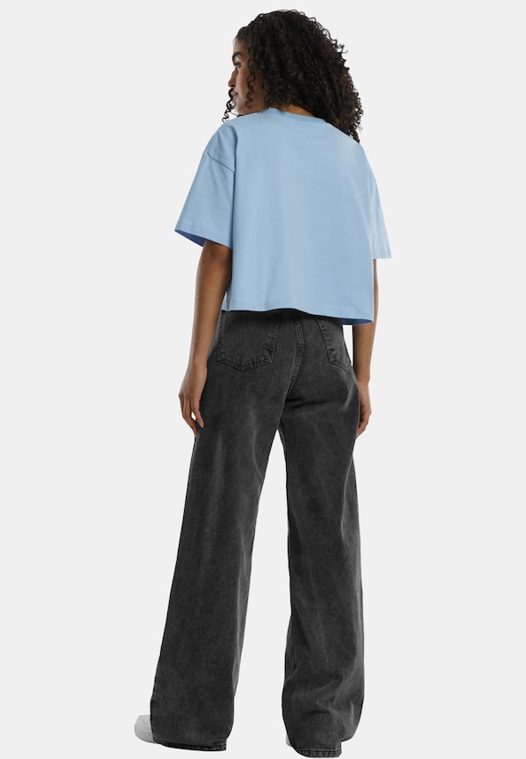 Small Signature Essential Crop-1