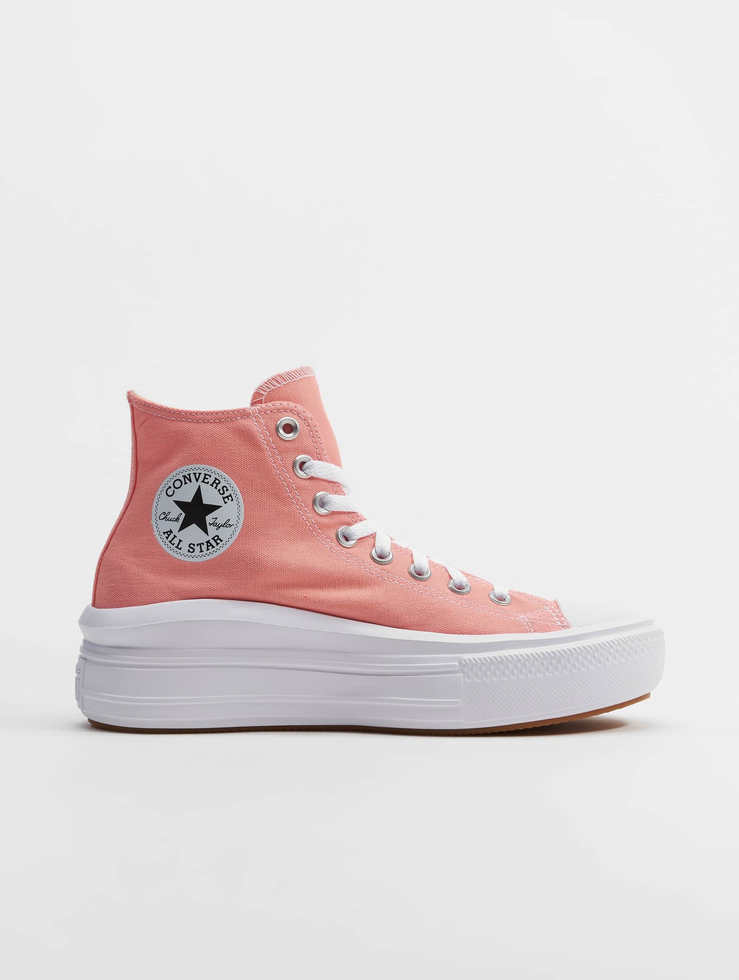 Company that manufactures hot sale chuck taylor sneakers