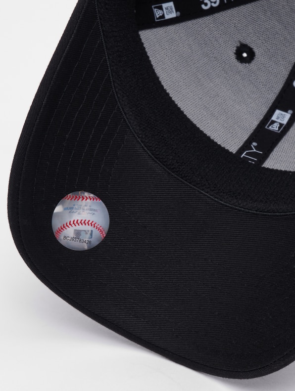 New Era Monochrome 39Thirty New York Yankees Snapback Caps-3