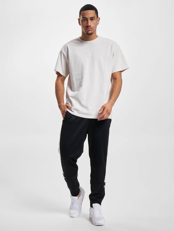 Nike Sportswear Premium Essentials T-Shirts-4