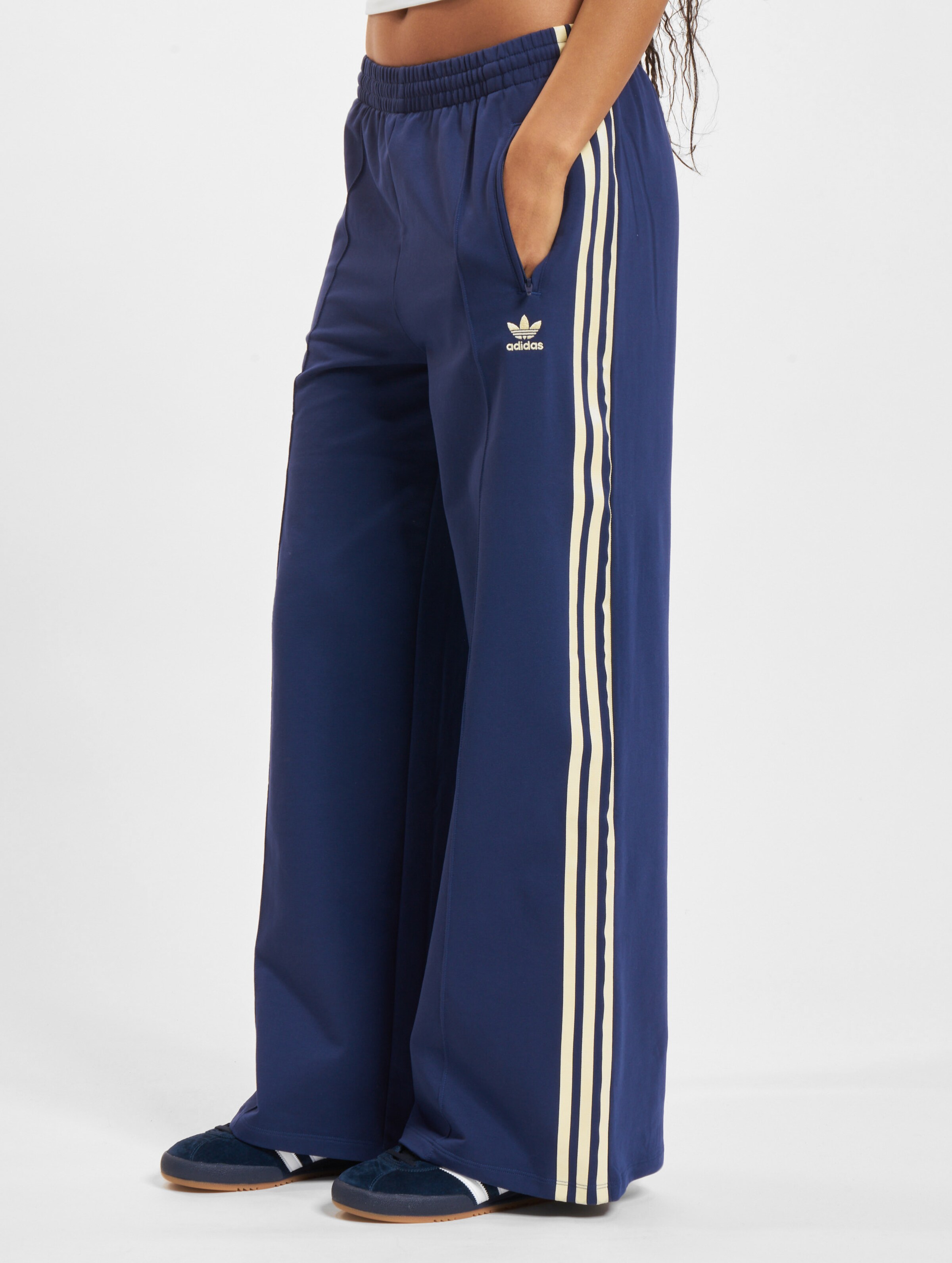 adidas Originals Loose Jogginghosen Vrouwen op kleur blauw, Maat S