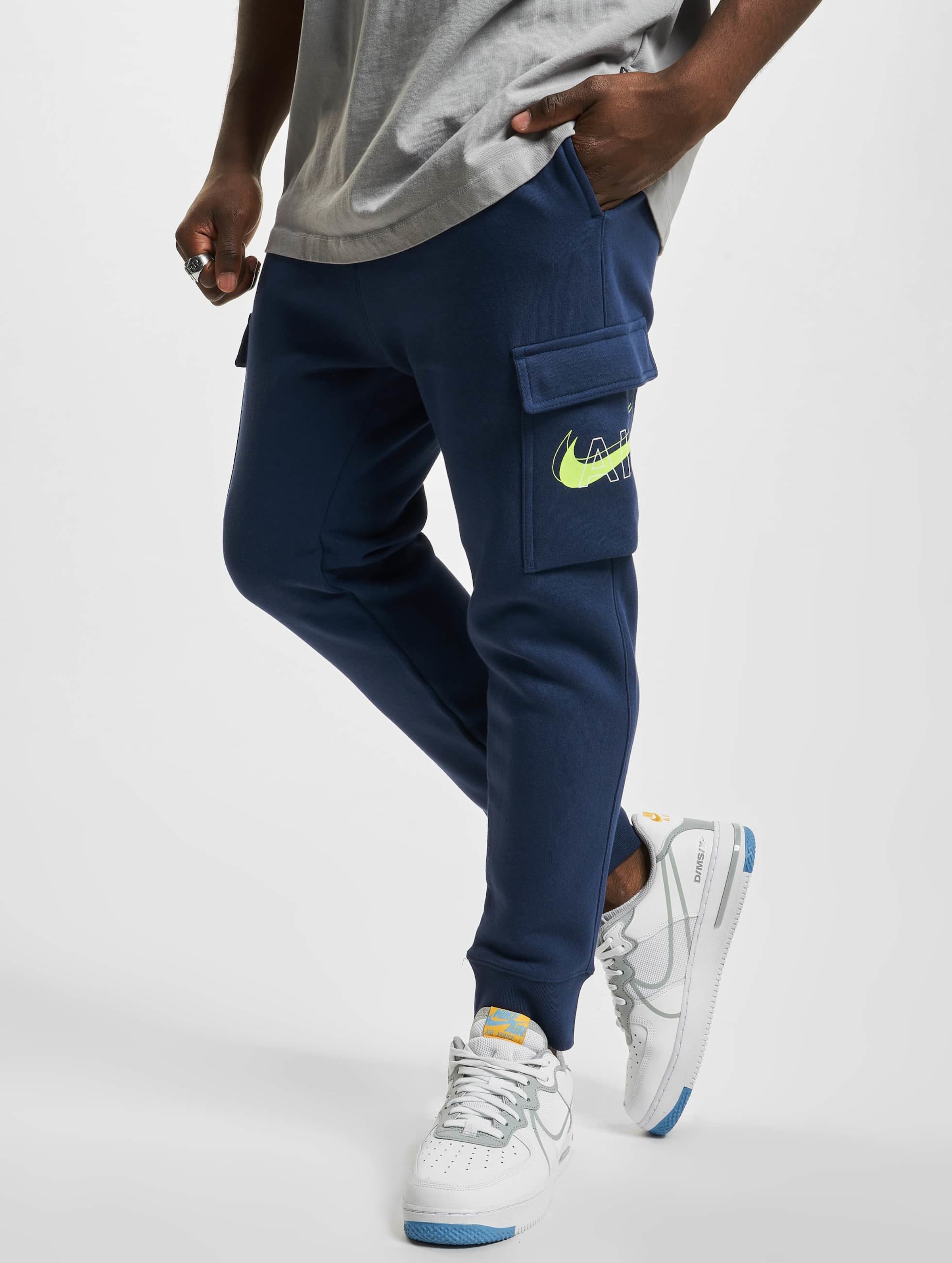 Nike air cargo discount joggers