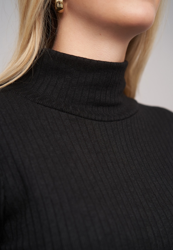 Turtle Neck Rip-5