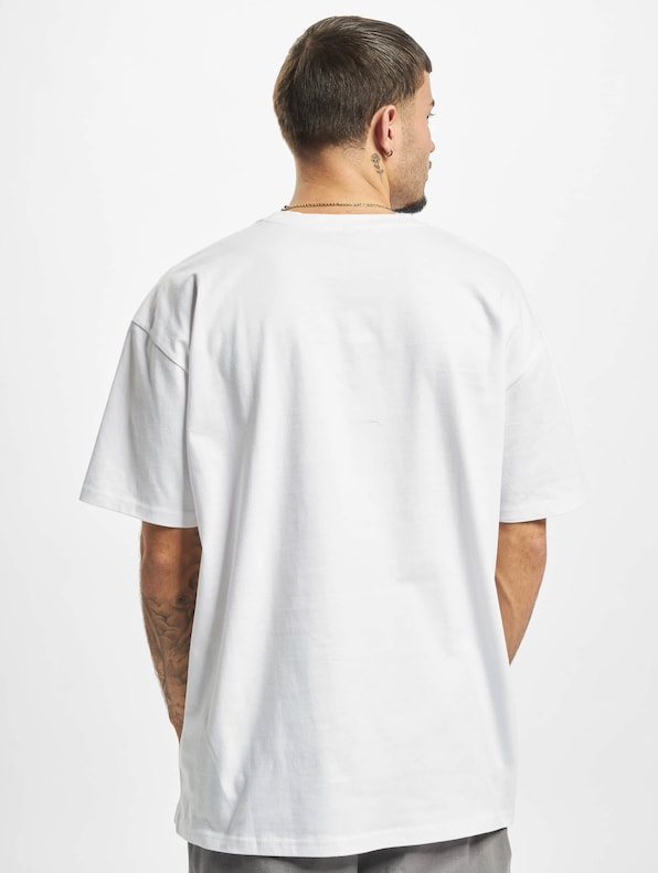 Attack Player Oversize-1