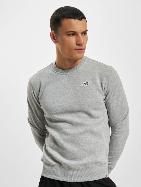 New Balance Small Logo Sweater-3