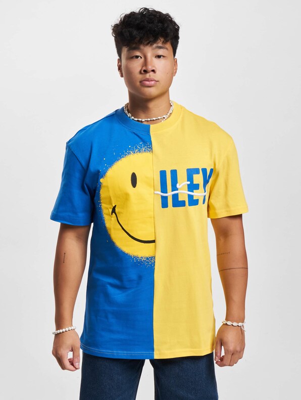 KK Signature Split SmileyÂ® Tee-5