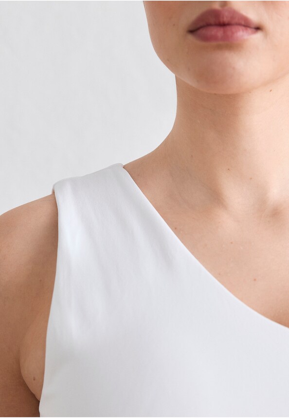 Shape Seamless One Shoulder Bralette-3