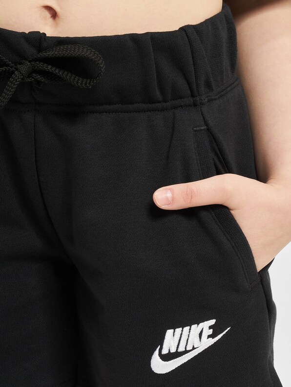 Nike Club Ft 5 In Shorts-3
