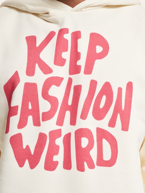 Keep Fashion Weird-3