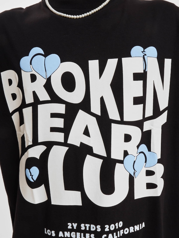 2Y Studios Broken Heart Club Oversize T-Shirt-3