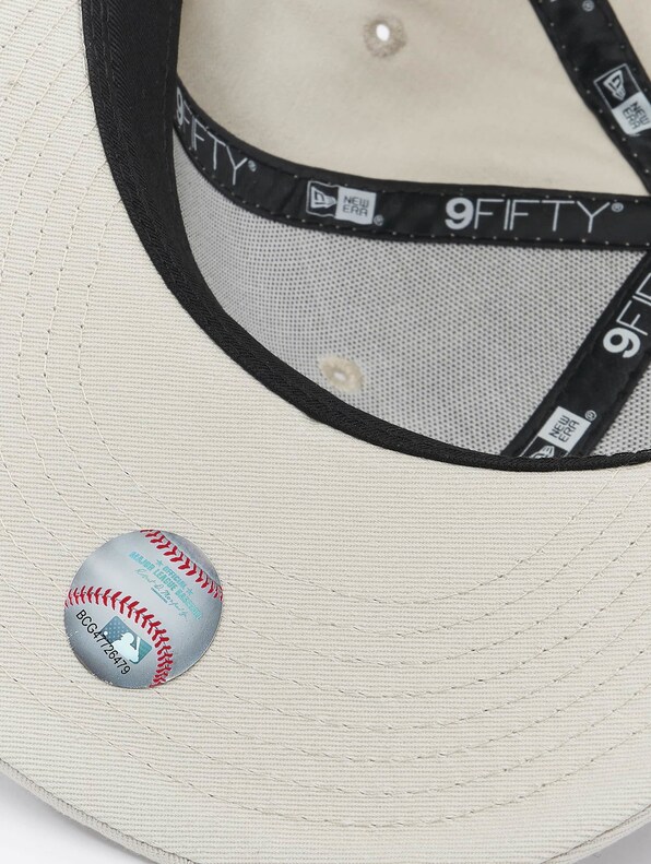 MLB New York Yankees League Essential 9Fifty-2