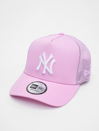 New Era New York Yankees League Essential Trucker Cap