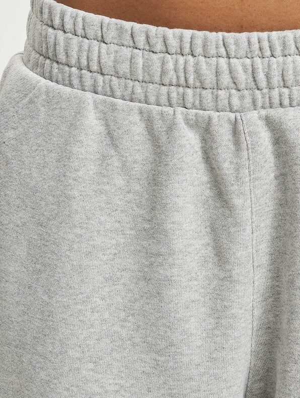 Puma X Vogue Relaxed TR Sweat Pants-4