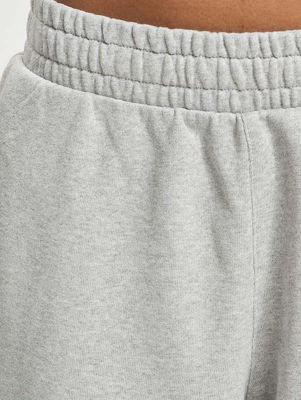 Puma X Vogue Relaxed TR Sweat Pants-4