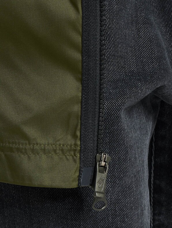 Nike Woven Transition Jacket Green/Smoke Grey/Safety-7