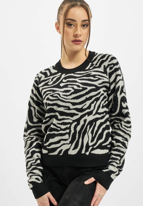 Ladies Short Tiger-3