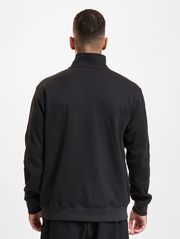 Essential 1/2 Zip-1