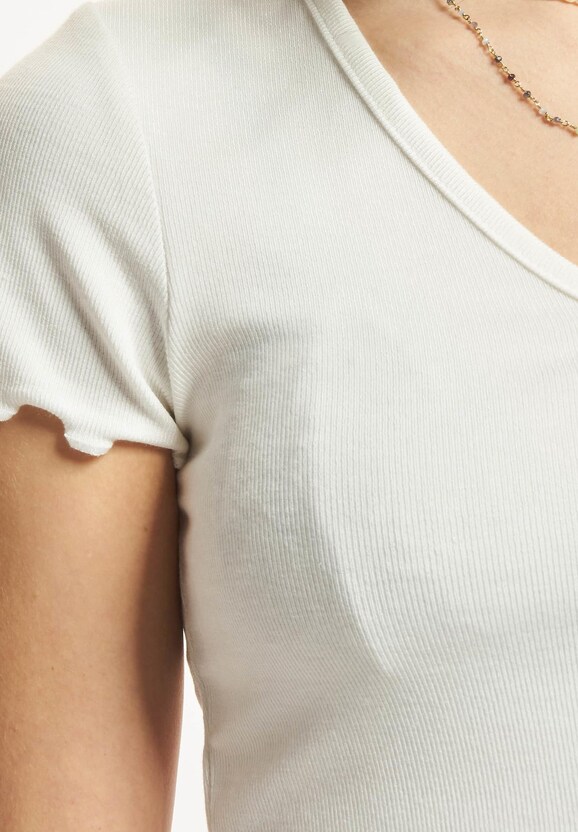Kika V-Neck-2