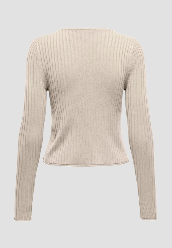 Mila V-Neck-3
