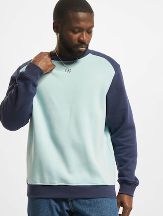 2-Tone Fake Raglan Crew 