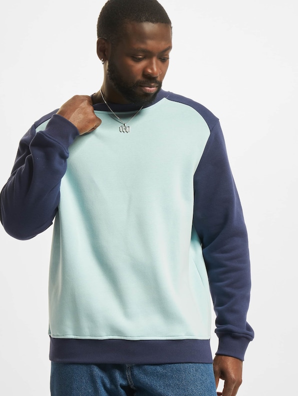 2-Tone Fake Raglan Crew -0