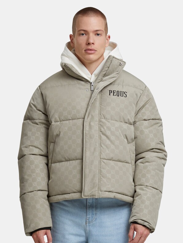 PEQUS Chest Logo Monogram Puffer Jackets-2