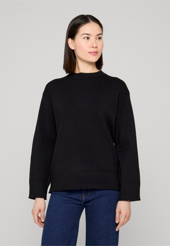 Soft touch knit roundneck-0