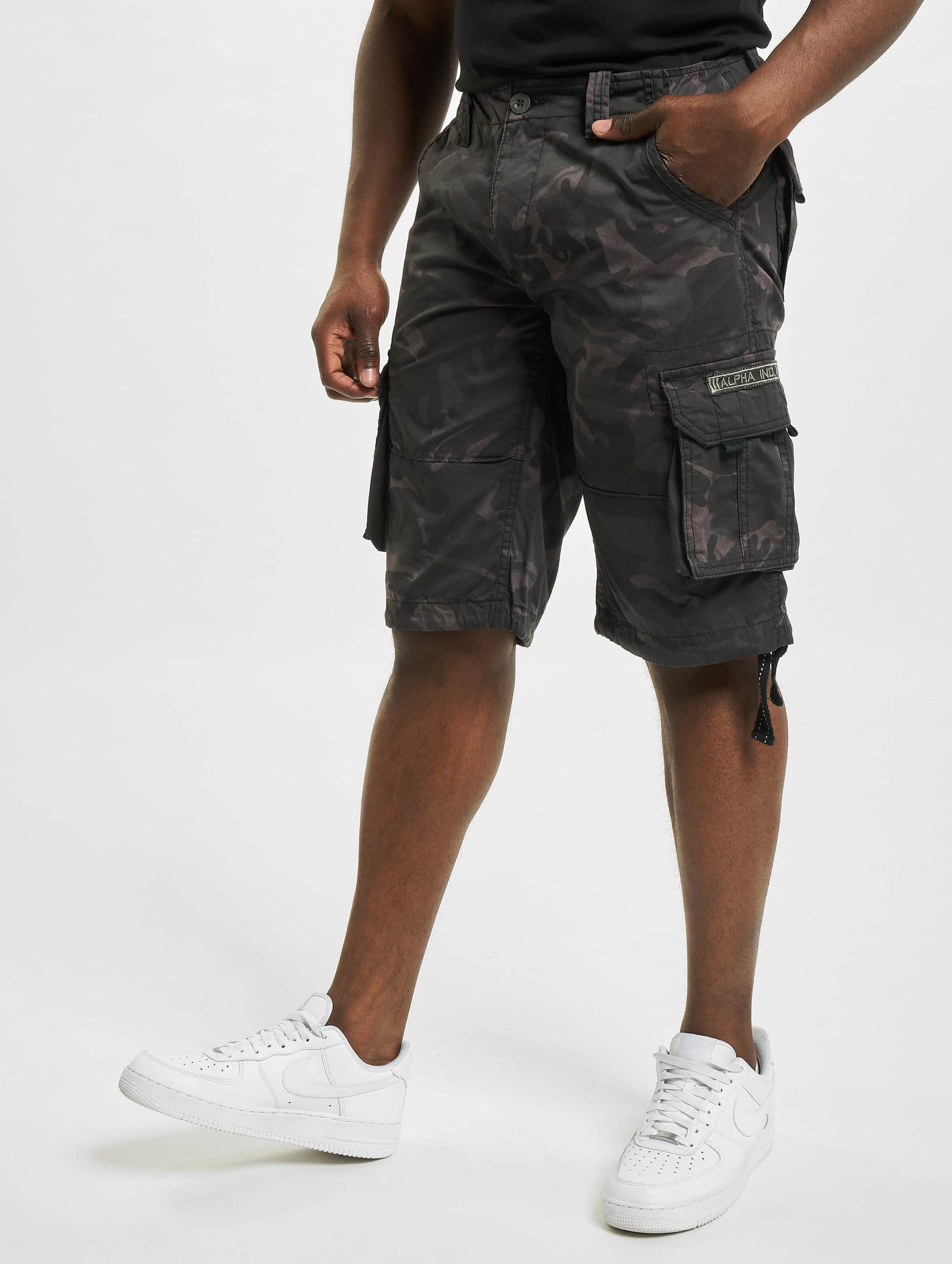 Alpha industries jet shorts sales black camo