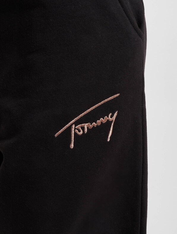 Tommy Jeans Signature-3